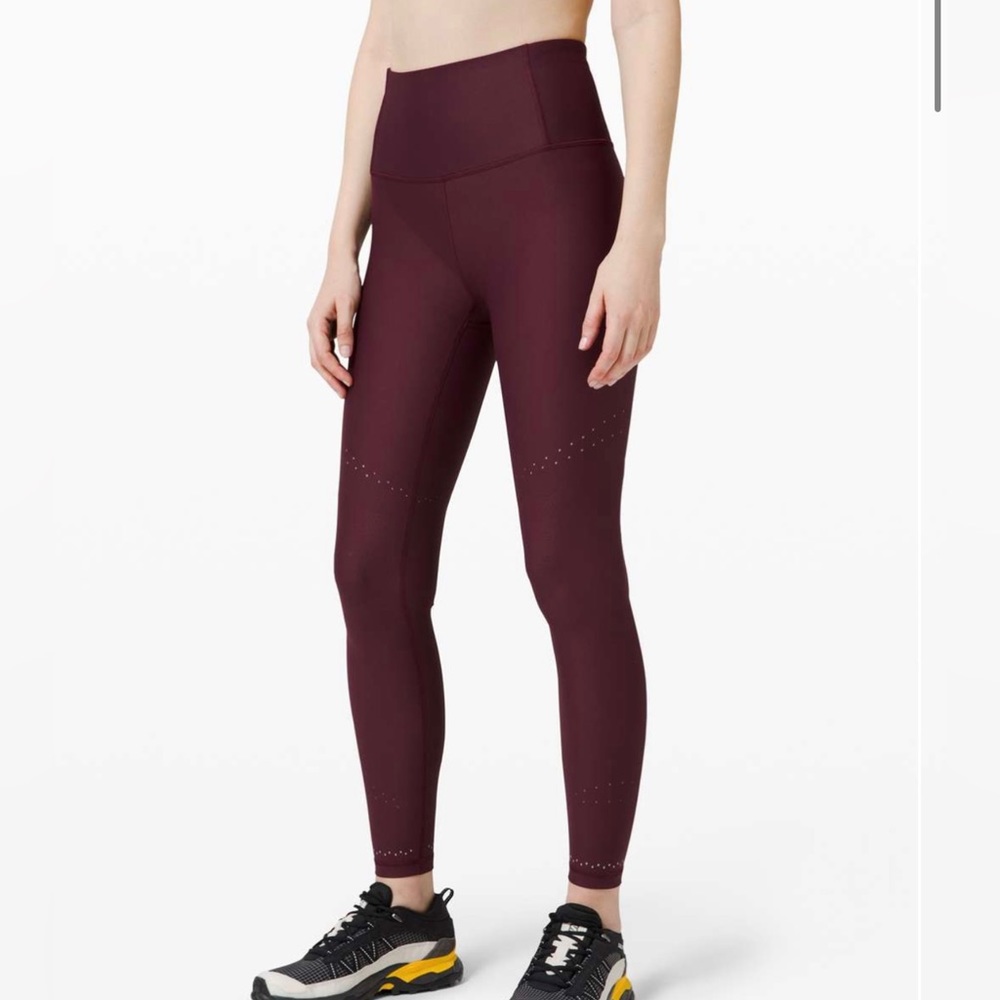 Lululemon zoned in tight